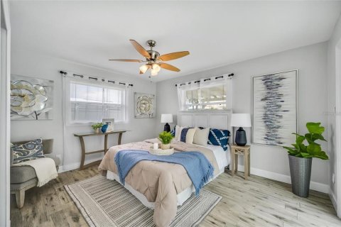House in Apollo Beach, Florida 3 bedrooms, 125.23 sq.m. № 1913301 - photo 8