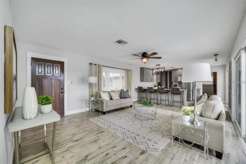 Villa ou maison à vendre à Apollo Beach, Floride: 3 chambres, 125.23 m2 № 1913301 - photo 3