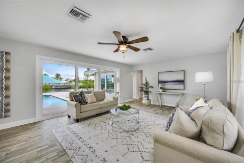 Villa ou maison à vendre à Apollo Beach, Floride: 3 chambres, 125.23 m2 № 1913301 - photo 5