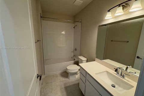 Townhouse in Florida City, Florida 3 bedrooms № 1887721 - photo 5