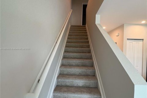 Townhouse in Florida City, Florida 3 bedrooms № 1887721 - photo 10