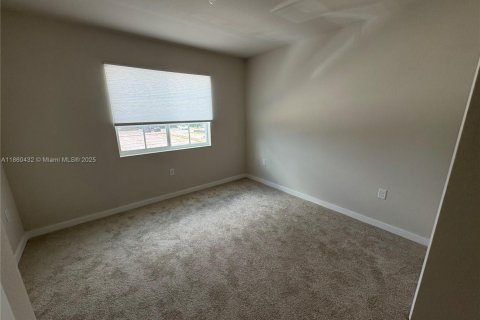 Townhouse in Florida City, Florida 3 bedrooms № 1887721 - photo 11