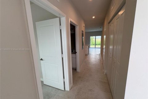 Townhouse in Florida City, Florida 3 bedrooms № 1887721 - photo 3