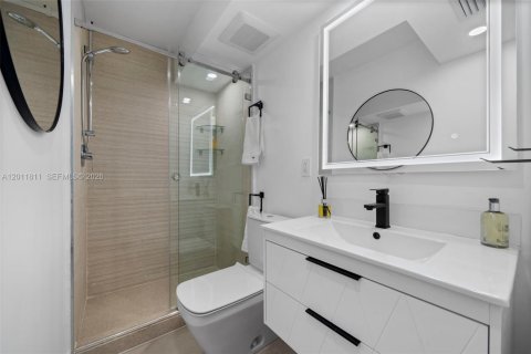 Condo in Miami Beach, Florida, 2 bedrooms № 2075393 - photo 12