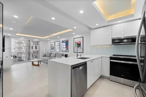 Condo in Miami Beach, Florida, 2 bedrooms № 2075393 - photo 6