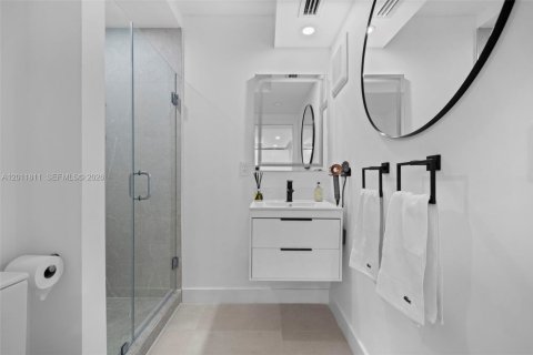 Condo in Miami Beach, Florida, 2 bedrooms № 2075393 - photo 18
