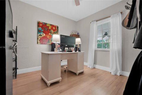 Casa en venta en Miami, Florida, 3 dormitorios, 171.31 m2 № 1957156 - foto 11
