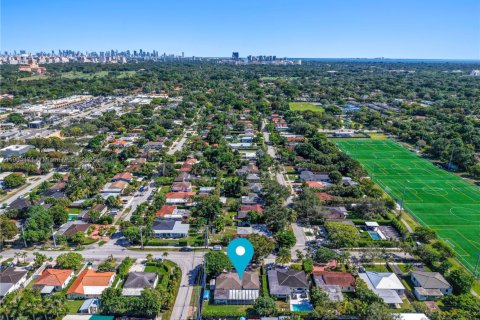 Casa en venta en Miami, Florida, 3 dormitorios, 171.31 m2 № 1957156 - foto 2