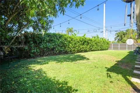 Casa en venta en Miami, Florida, 3 dormitorios, 171.31 m2 № 1957156 - foto 27