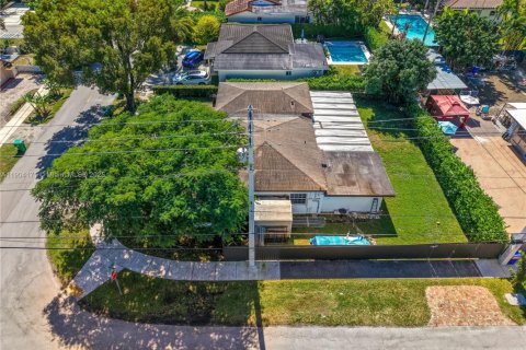 Casa en venta en Miami, Florida, 3 dormitorios, 171.31 m2 № 1957156 - foto 4