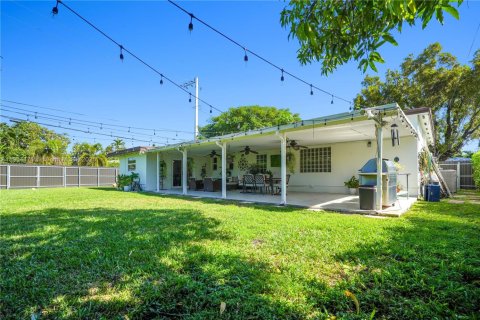 Casa en venta en Miami, Florida, 3 dormitorios, 171.31 m2 № 1957156 - foto 28
