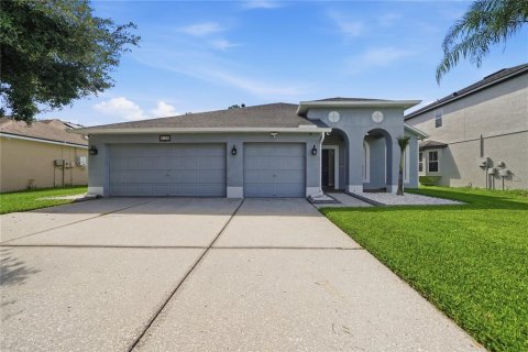 House in Wesley Chapel, Florida 4 bedrooms, 222.04 sq.m. № 2220118 - photo 4