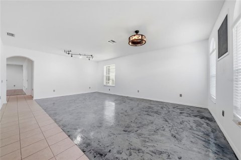 House in Wesley Chapel, Florida 4 bedrooms, 222.04 sq.m. № 2220118 - photo 16