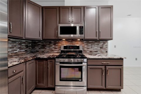 House in Wesley Chapel, Florida 4 bedrooms, 222.04 sq.m. № 2220118 - photo 8