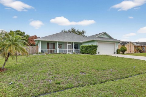 House in Port St. Lucie, Florida 3 bedrooms, 159.98 sq.m. № 2084166 - photo 2