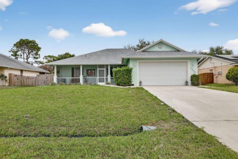 House in Port St. Lucie, Florida 3 bedrooms, 159.98 sq.m. № 2084166
