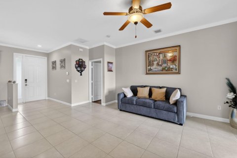 House in Port St. Lucie, Florida 3 bedrooms, 159.98 sq.m. № 2084166 - photo 9