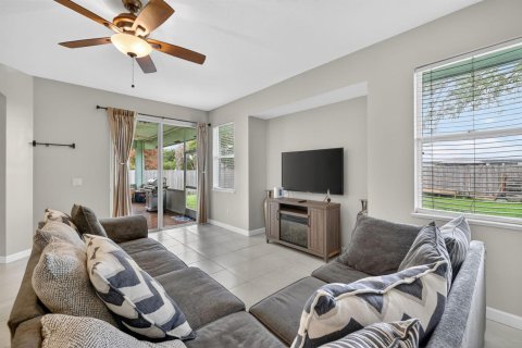 House in Port St. Lucie, Florida 3 bedrooms, 159.98 sq.m. № 2084166 - photo 21
