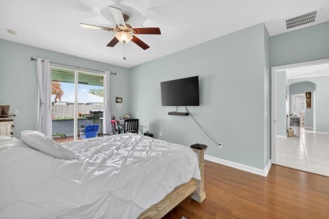 House in Port St. Lucie, Florida 3 bedrooms, 159.98 sq.m. № 2084166 - photo 12