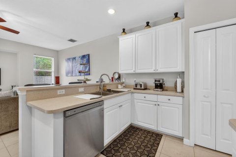 House in Port St. Lucie, Florida 3 bedrooms, 159.98 sq.m. № 2084166 - photo 24