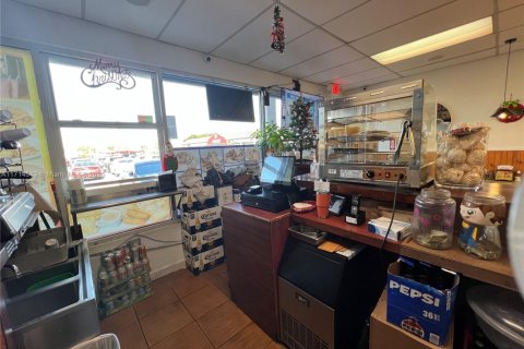 Immobilier commercial à vendre à Cutler Bay, Floride № 1984985 - photo 9