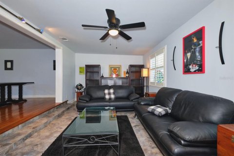 House in Fort Myers, Florida 3 bedrooms, 184.69 sq.m. № 1773419 - photo 10