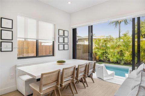 Condo in Miami, Florida, 3 bedrooms  № 2041157 - photo 9