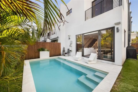 Condo in Miami, Florida, 3 bedrooms  № 2041157 - photo 11