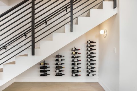 Condo in Miami, Florida, 3 bedrooms  № 2041157 - photo 16