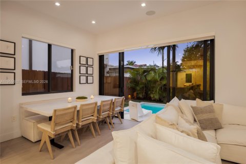 Condo in Miami, Florida, 3 bedrooms  № 2041157 - photo 29