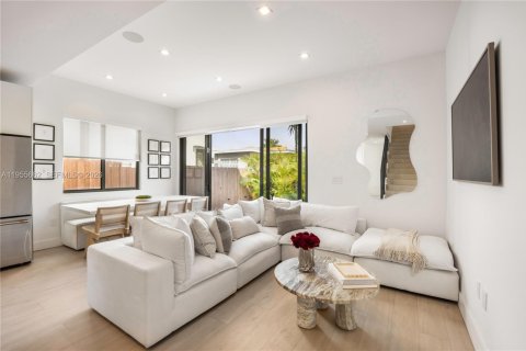 Condo in Miami, Florida, 3 bedrooms  № 2041157 - photo 8