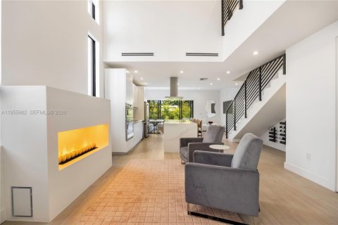 Condo in Miami, Florida, 3 bedrooms  № 2041157 - photo 3