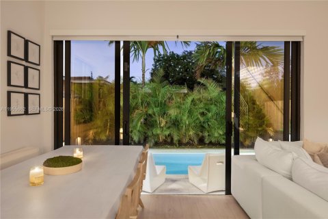 Condo in Miami, Florida, 3 bedrooms  № 2041157 - photo 30