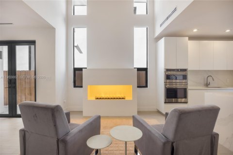 Condo in Miami, Florida, 3 bedrooms  № 2041157 - photo 4