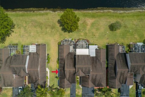 Townhouse in Deerfield Beach, Florida 3 bedrooms, 126.72 sq.m. № 1712914 - photo 26