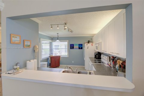Townhouse in Deerfield Beach, Florida 3 bedrooms, 126.72 sq.m. № 1712914 - photo 6