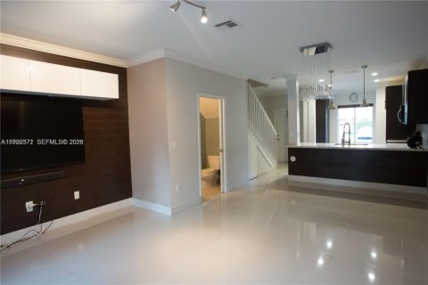 Adosado en venta en Miramar, Florida, 2 dormitorios, 98.1 m2 № 2058247 - foto 3