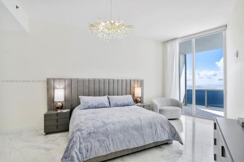 Condo in Sunny Isles Beach, Florida, 2 bedrooms  № 1947324 - photo 18