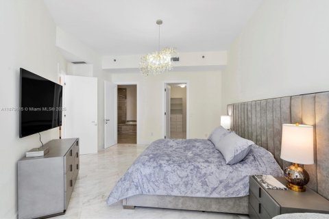 Condo in Sunny Isles Beach, Florida, 2 bedrooms  № 1947324 - photo 15