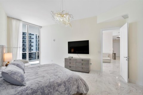 Condo in Sunny Isles Beach, Florida, 2 bedrooms  № 1947324 - photo 16