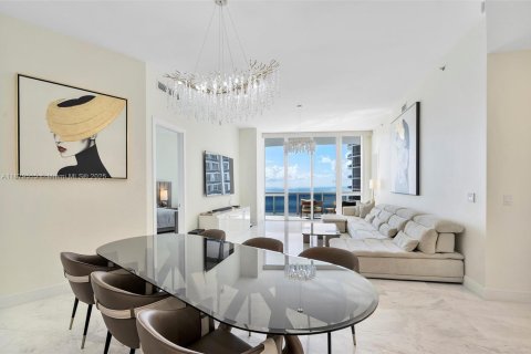 Condo in Sunny Isles Beach, Florida, 2 bedrooms  № 1947324 - photo 11