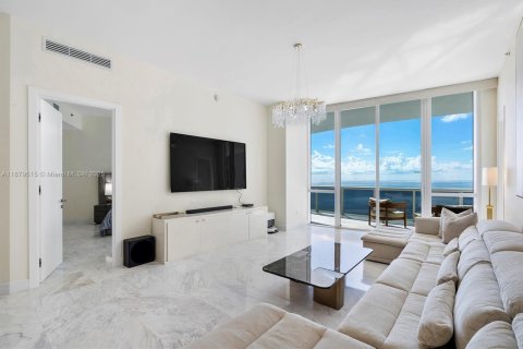 Condo in Sunny Isles Beach, Florida, 2 bedrooms  № 1947324 - photo 6