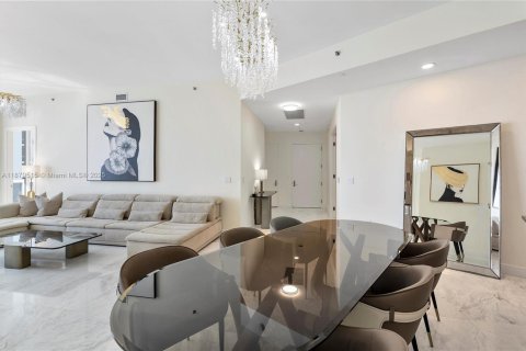 Condo in Sunny Isles Beach, Florida, 2 bedrooms  № 1947324 - photo 8