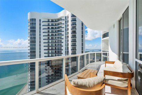 Condo in Sunny Isles Beach, Florida, 2 bedrooms  № 1947324 - photo 30