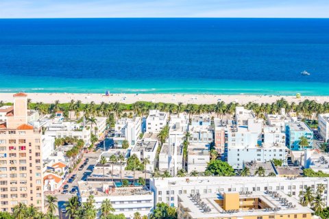 Condo in Miami Beach, Florida, 2 bedrooms № 2432292 - photo 21