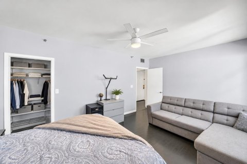 Condo in Miami Beach, Florida, 2 bedrooms № 2432292 - photo 16