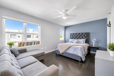 Condo in Miami Beach, Florida, 2 bedrooms № 2432292 - photo 15