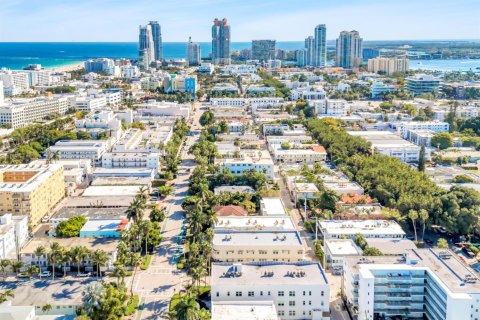 Condo in Miami Beach, Florida, 2 bedrooms № 2432292 - photo 19