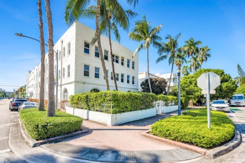 Condo in Miami Beach, Florida, 2 bedrooms № 2432292 - photo 25