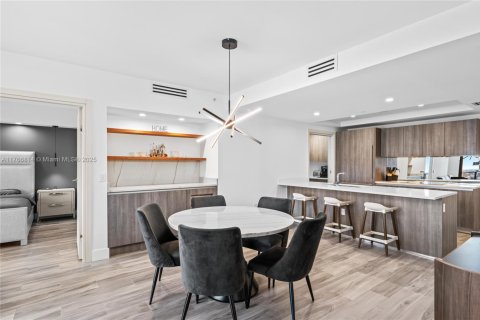 Copropriété à vendre à Miami, Floride: 2 chambres, 116.41 m2 № 1957577 - photo 5